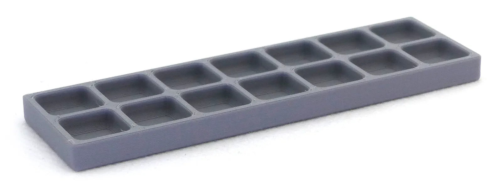 Boîte multi-compartiments : 14 compartiments de 14×14×5 mm generated online